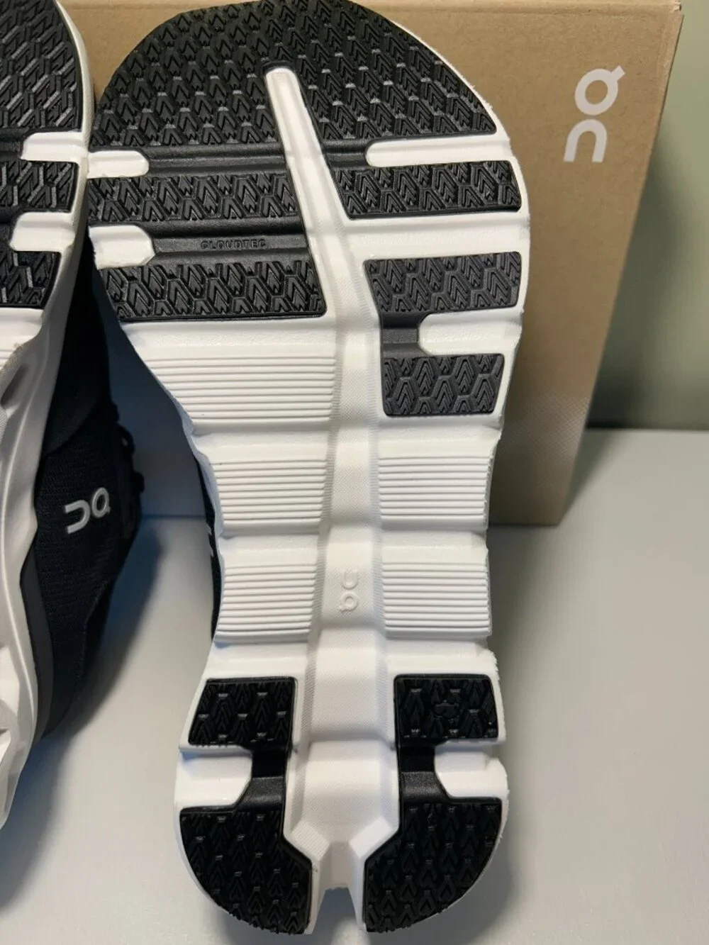 On Running Women's Cloudrunner 2